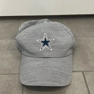 Dallas Cowboys Nike hat. Grey. Never worn!